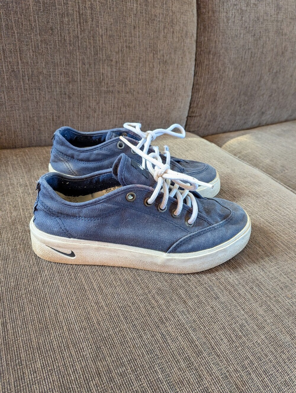 1999 Nike GTS Shoes (Women's 5)